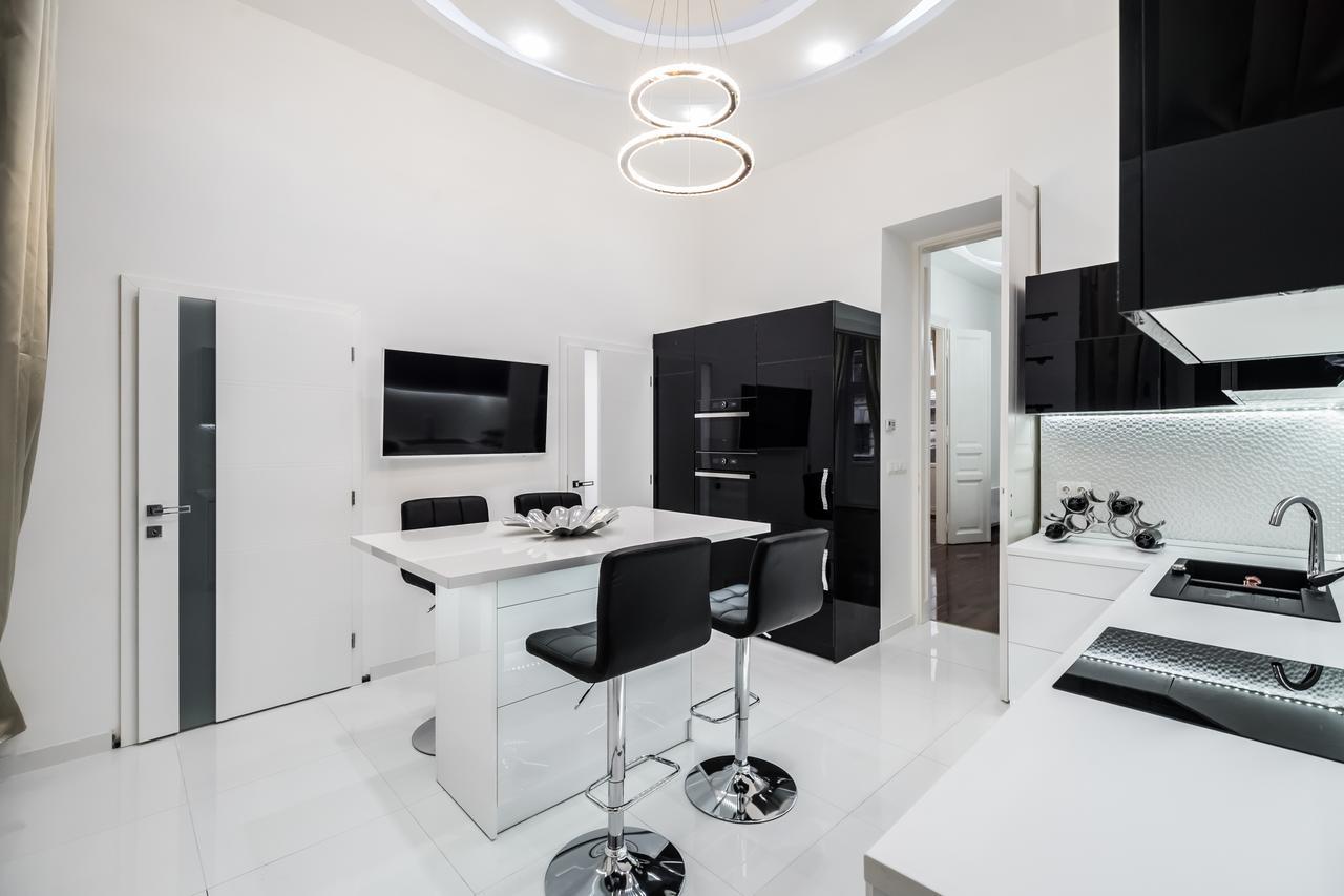 Opera Balkony Luxury With Free Parking Budapest