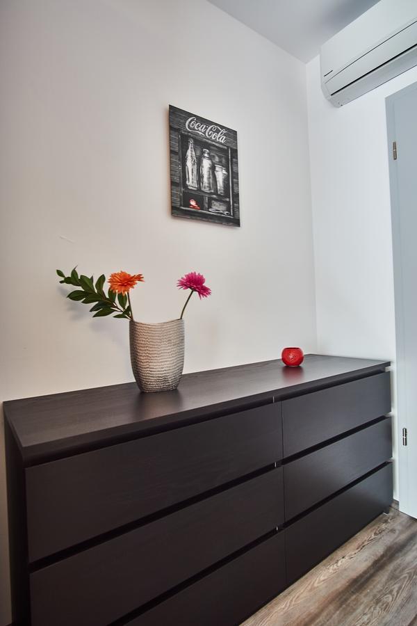 Apartment Broadway | *