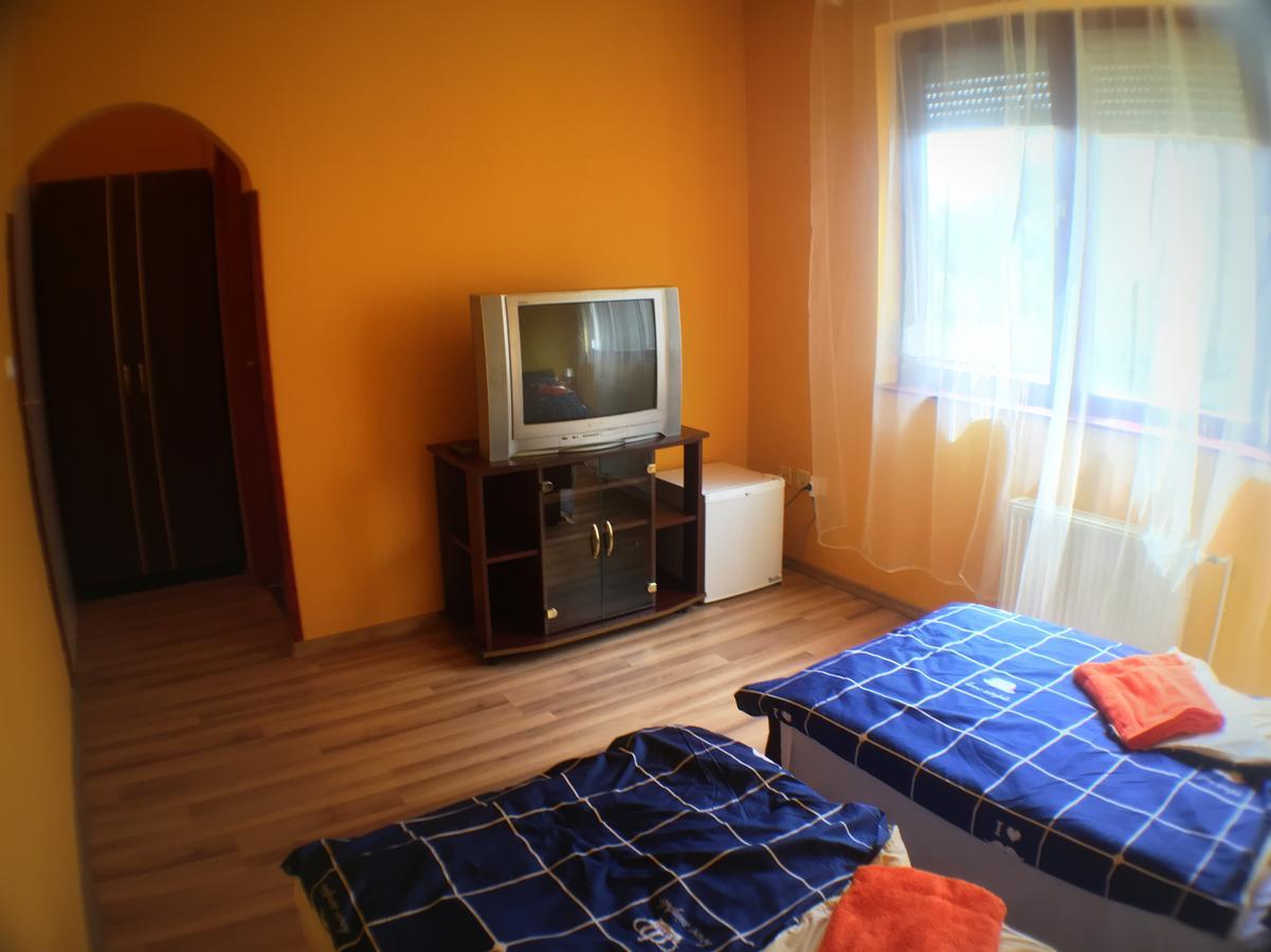 Palota Panzio Bed & Breakfast