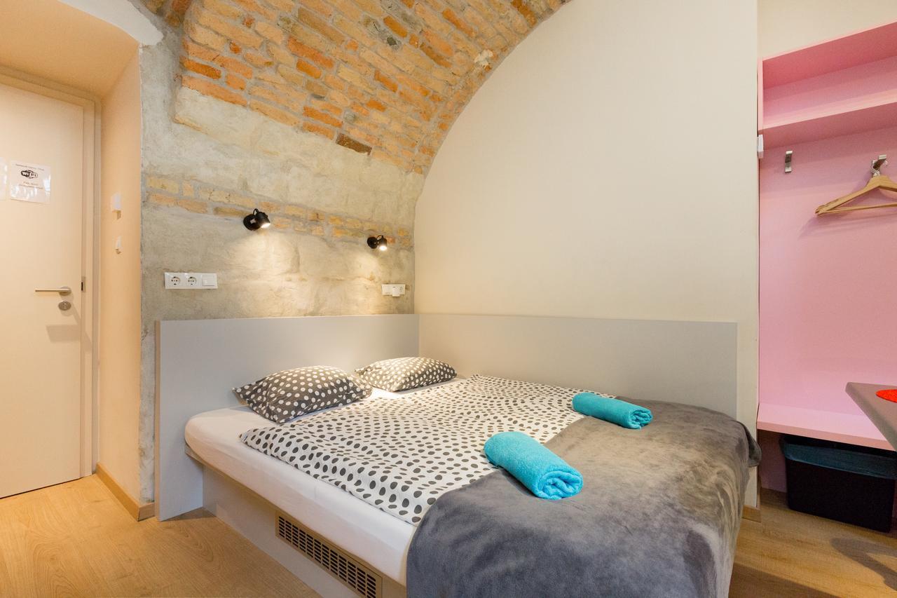 Dice Apartments