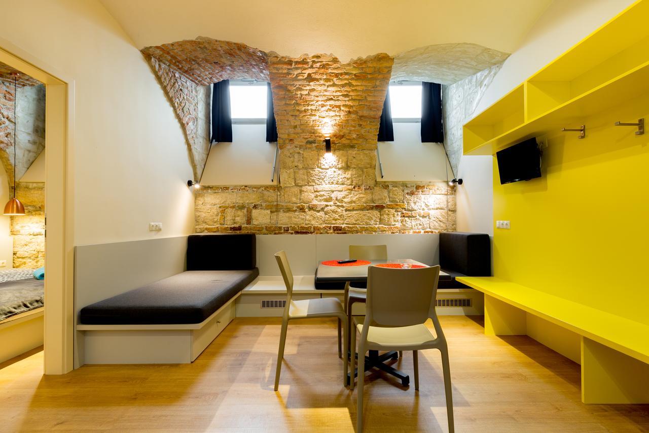 Dice Apartments