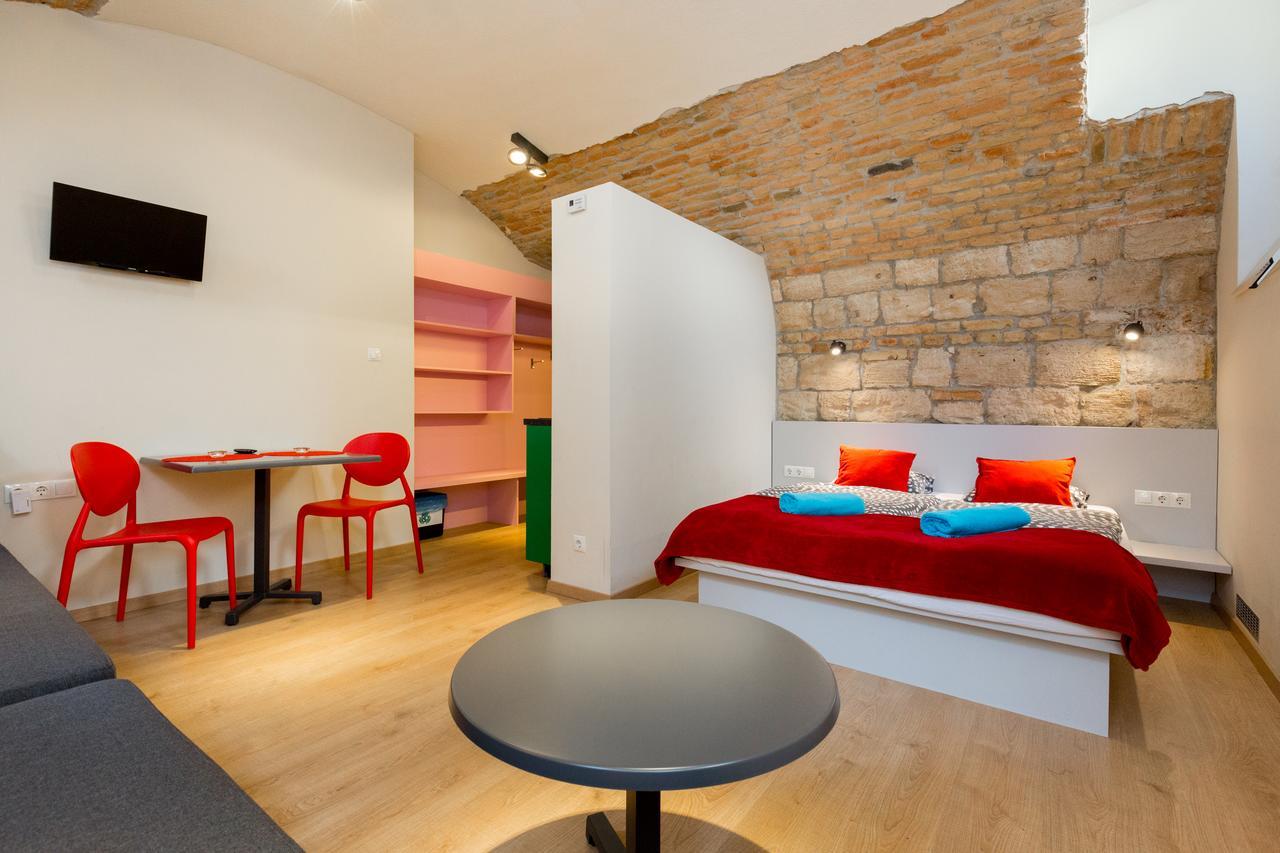 Dice Apartments Apartment