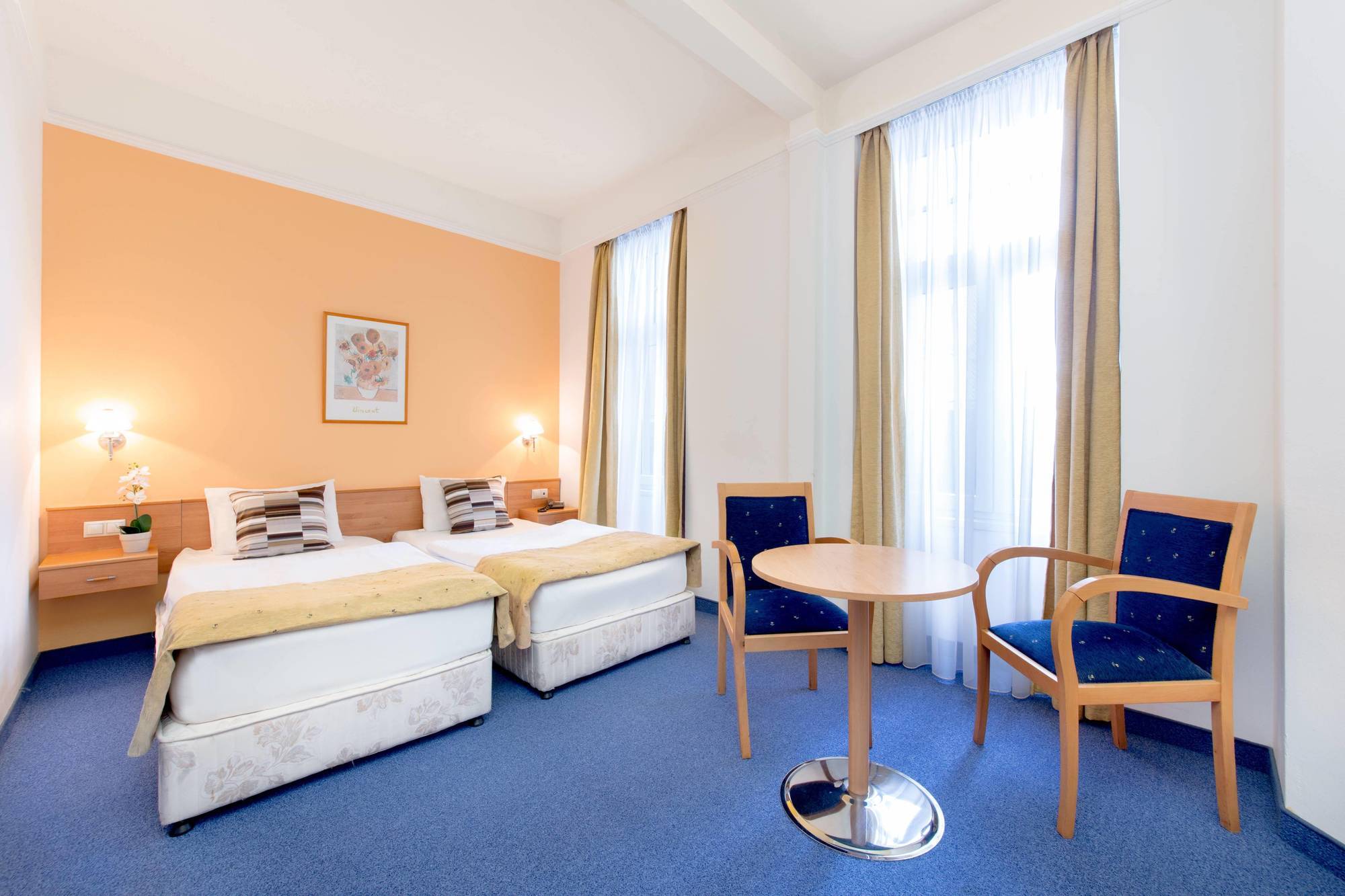 Hotel East 4*