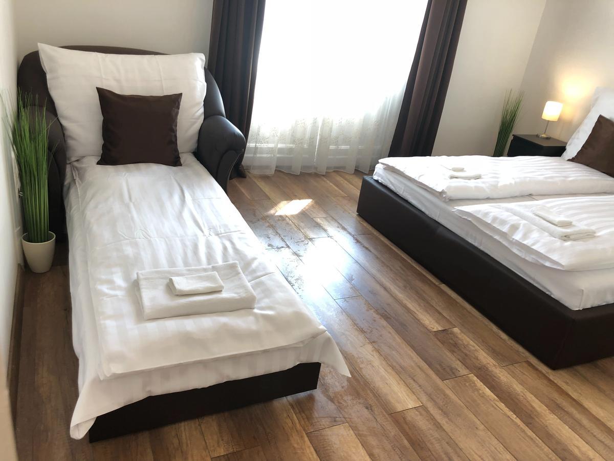 Of Eleven Apartament *