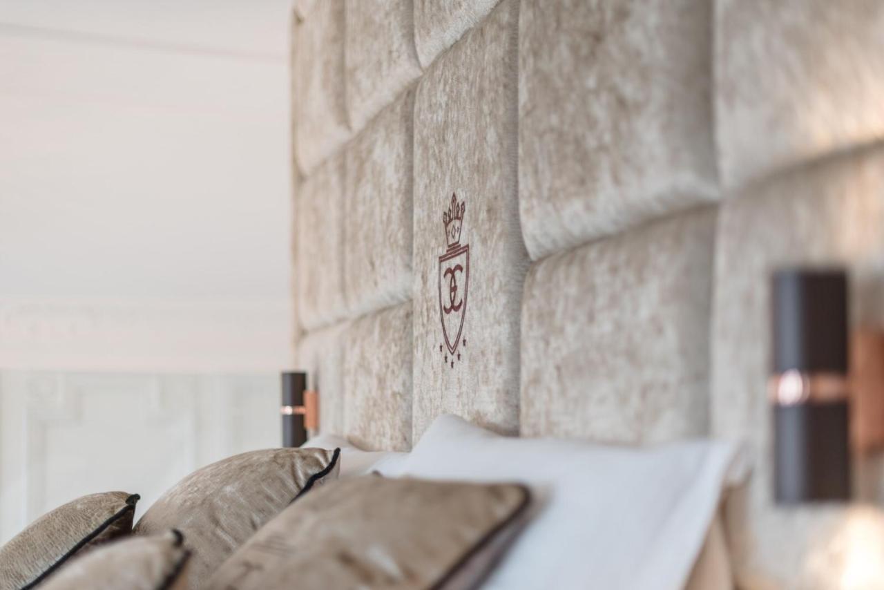 Top Luxury Suites *