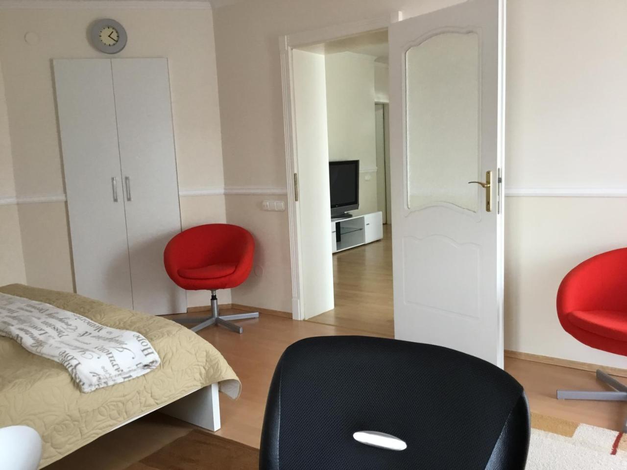 3 Bedroom Private Floor In Luxury Mansion *