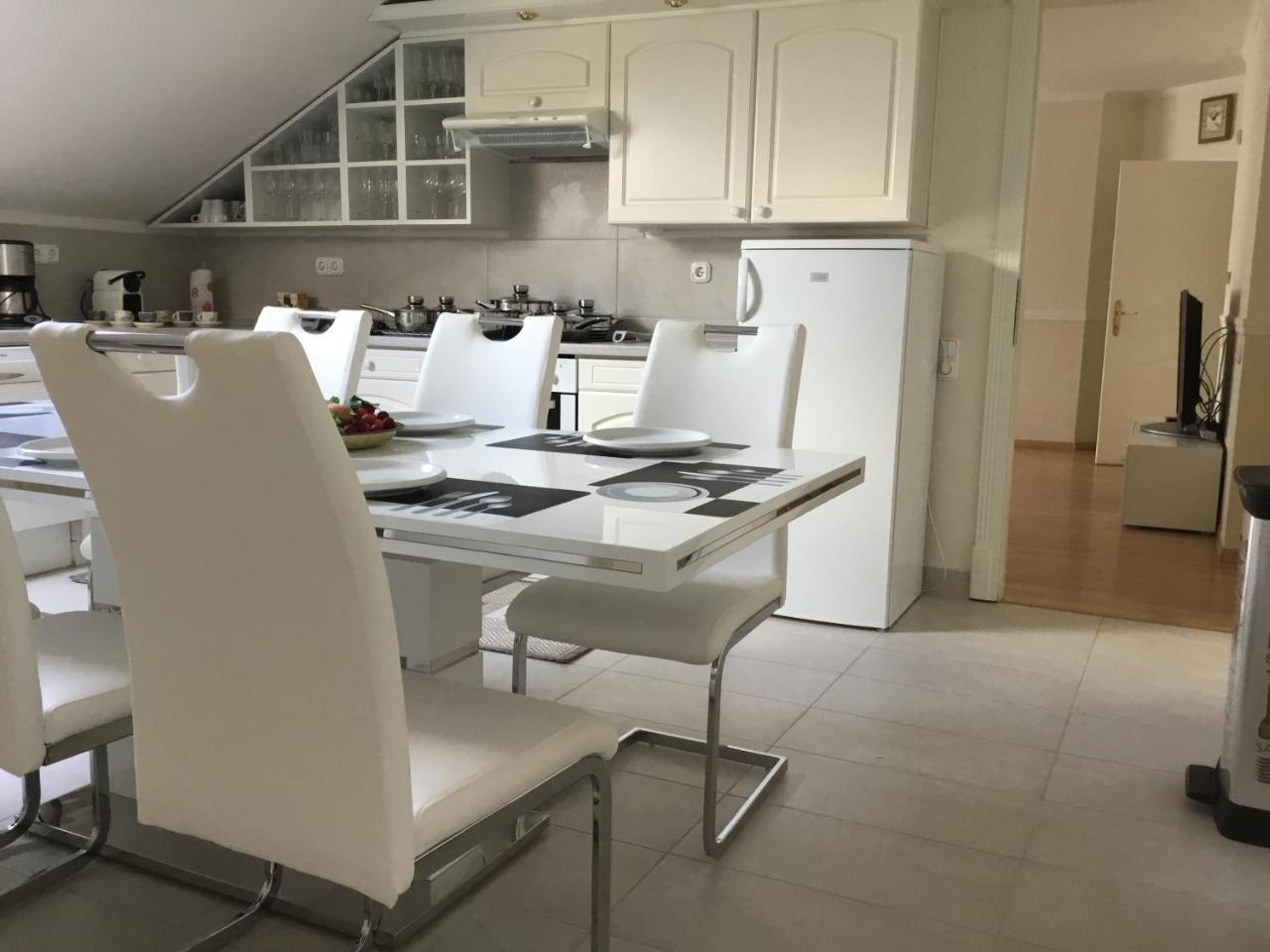3 Bedroom Private Floor In Luxury Mansion
