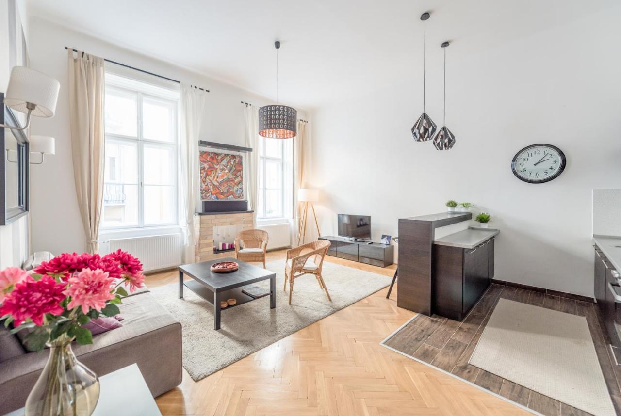 Oasis - Dohany Street I Budapest