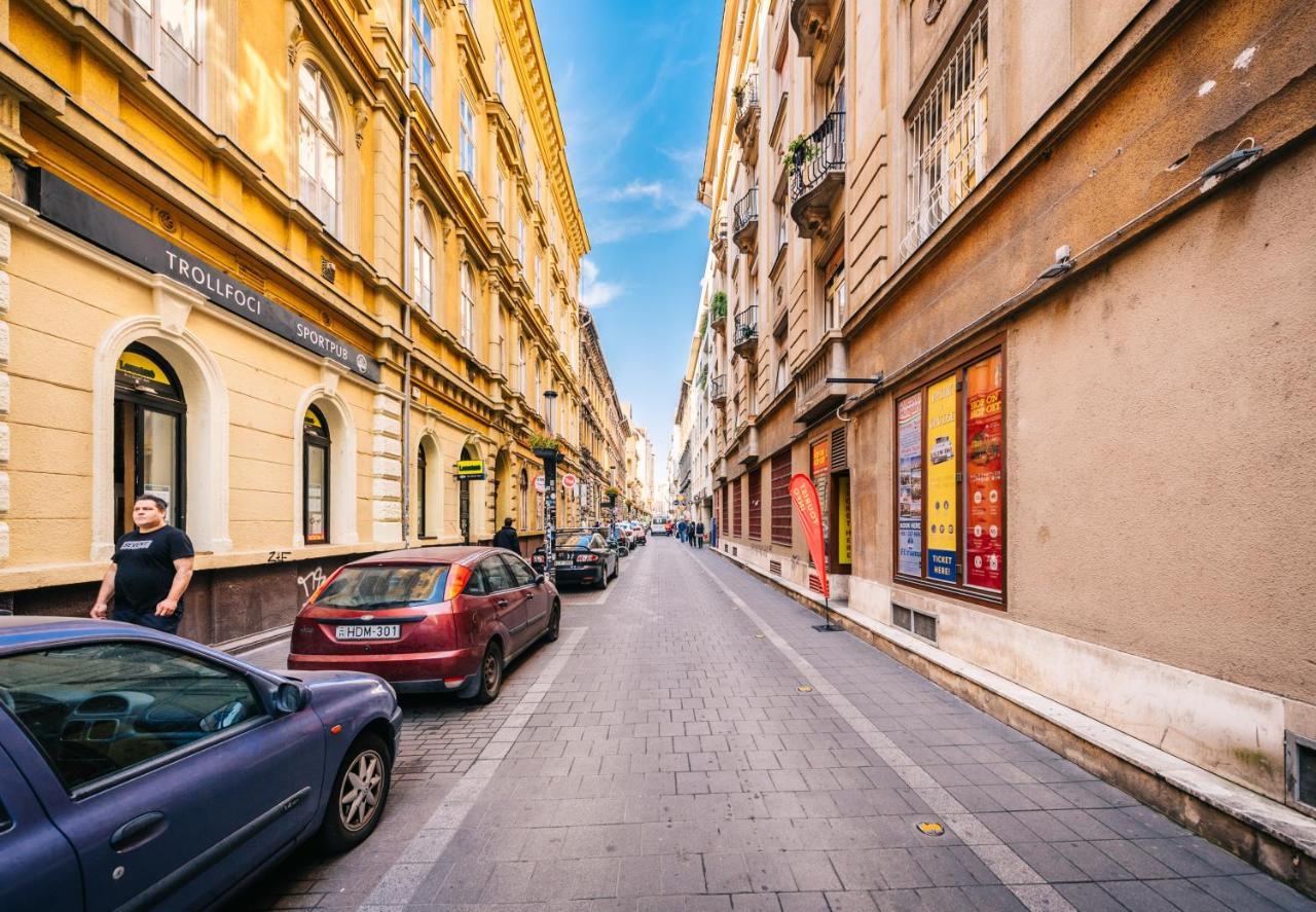 Oasis - Dohany Street I Budapest