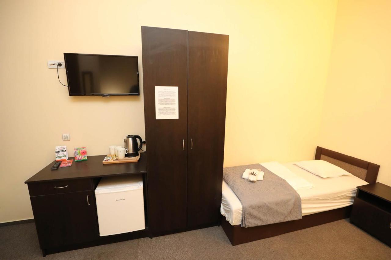 Hotel California 3*