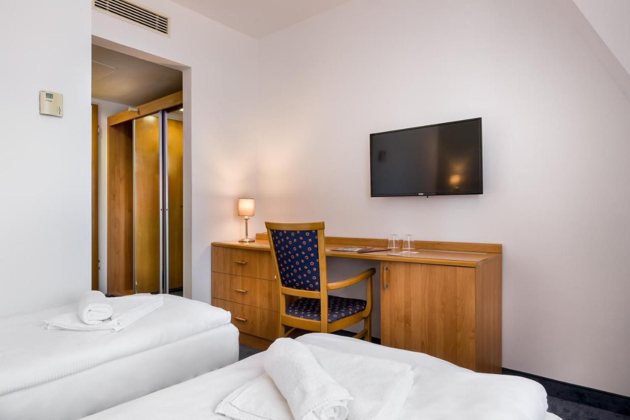East Hotel 4*