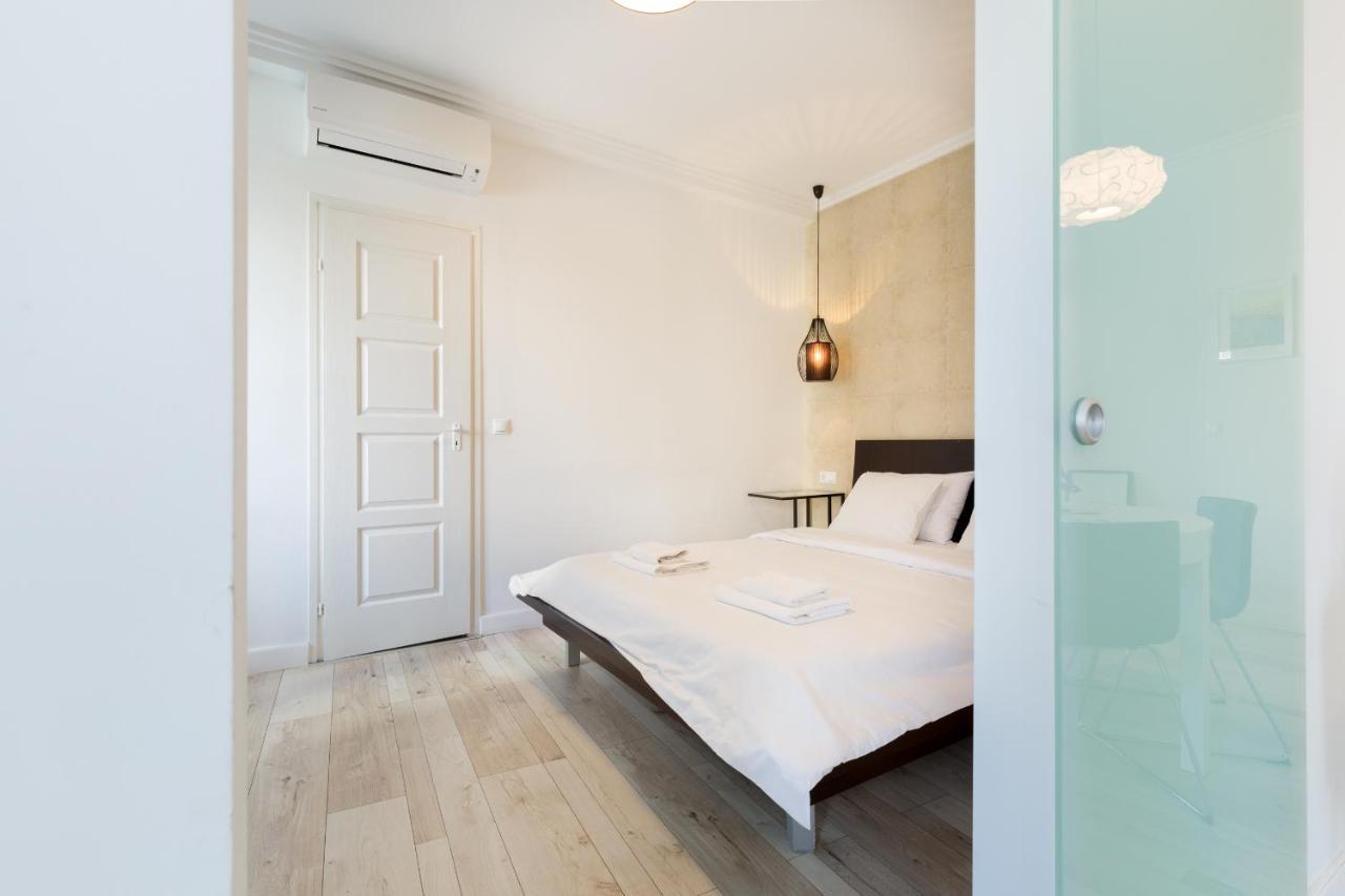 Parlament Panorama Luxury Apartment