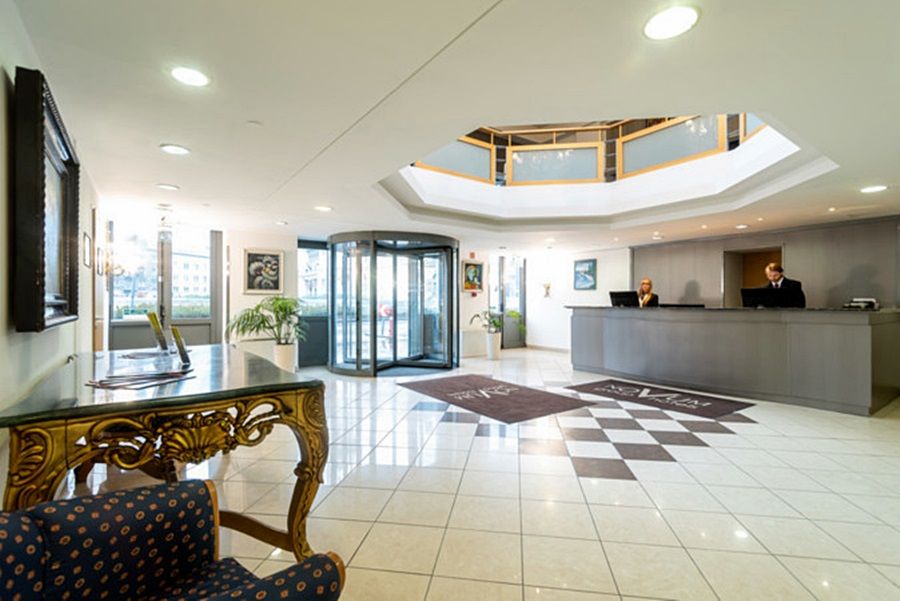 Hotel East 4*