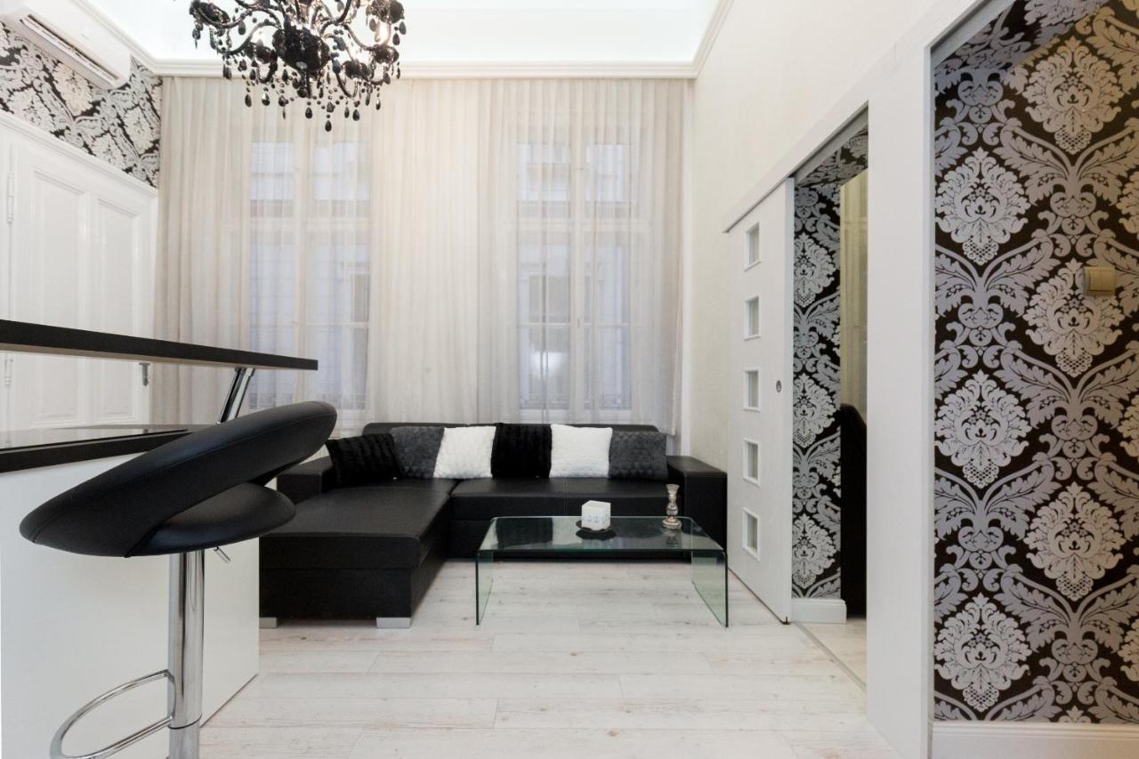 The Fashion Street Apartment