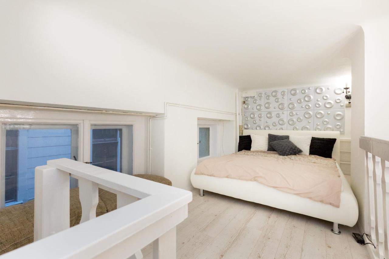 The Fashion Street Apartment *