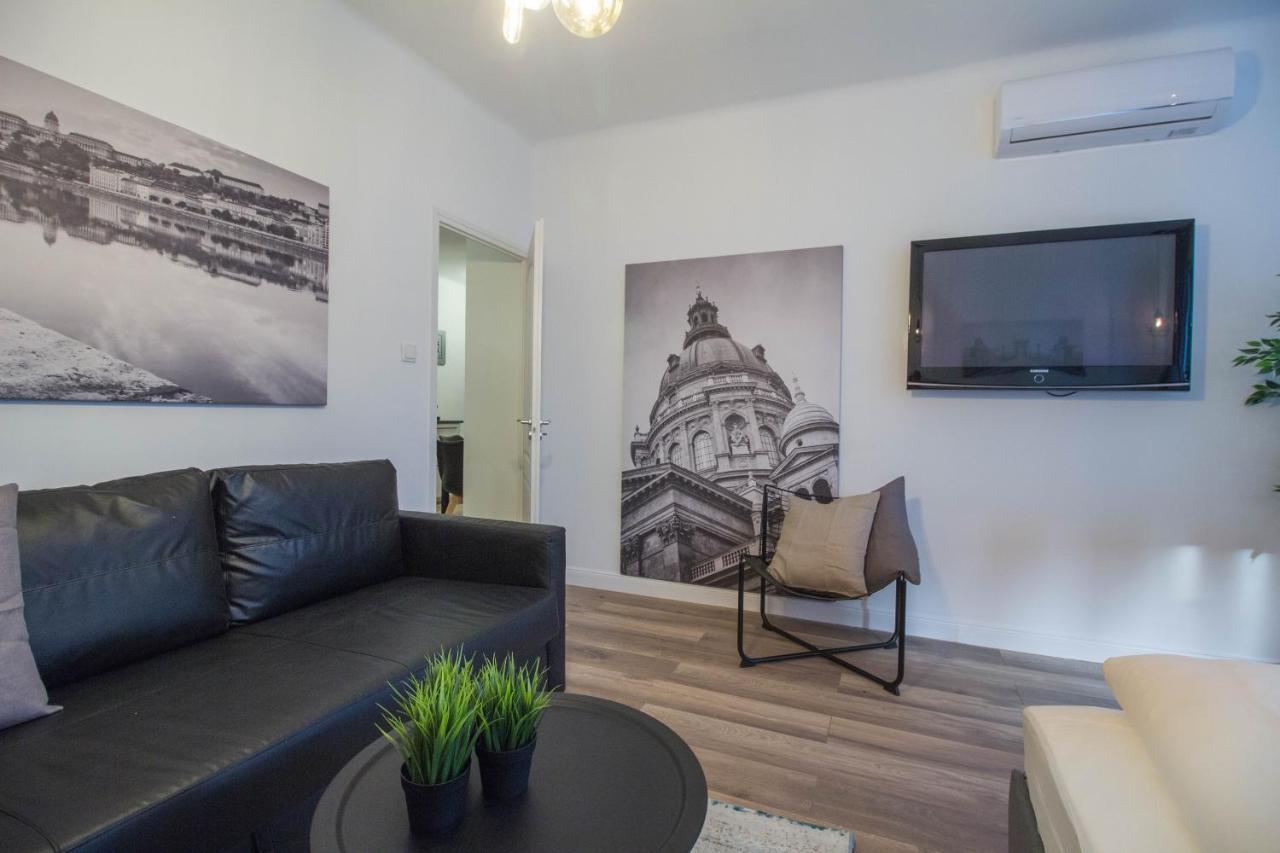 Standard By Hi5 - Madach * Budapest