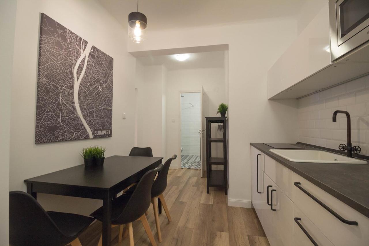 Standard By Hi5 - Madach * Budapest