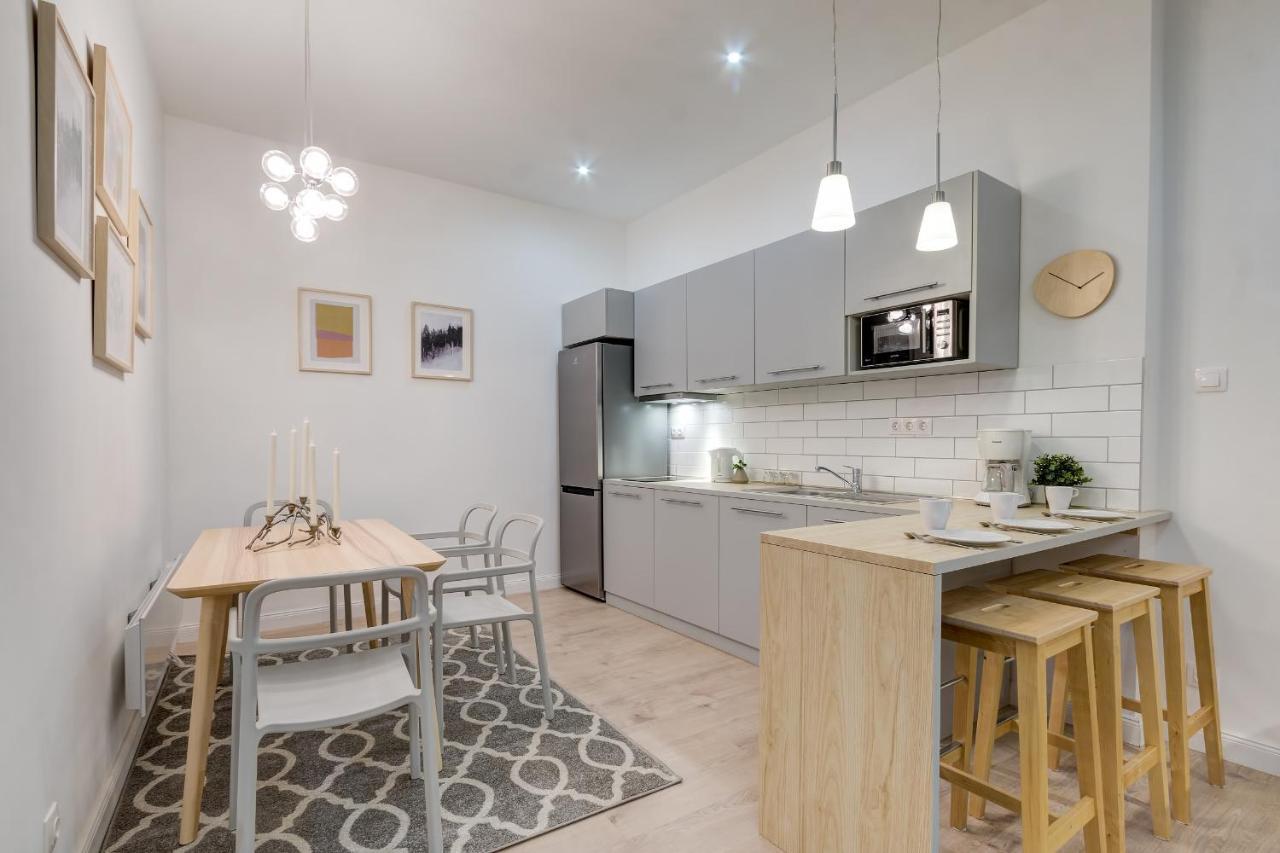 Rozsa Apartment *