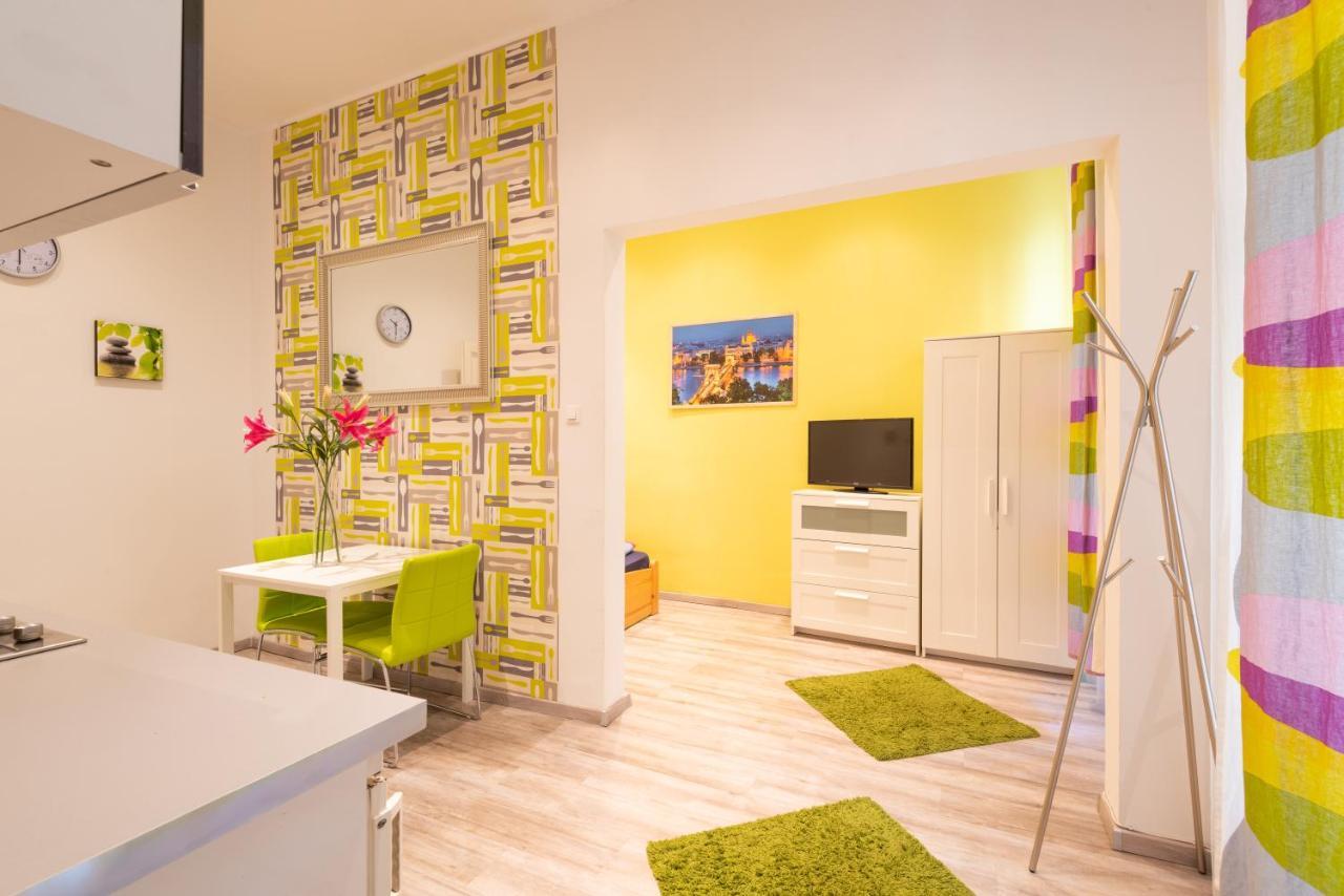 Standard By Hi5 - West End Center Budapest