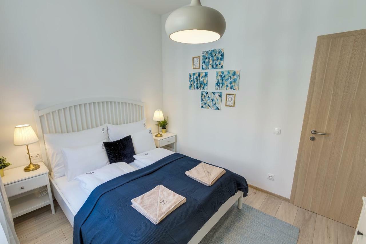 Rozsa Apartment