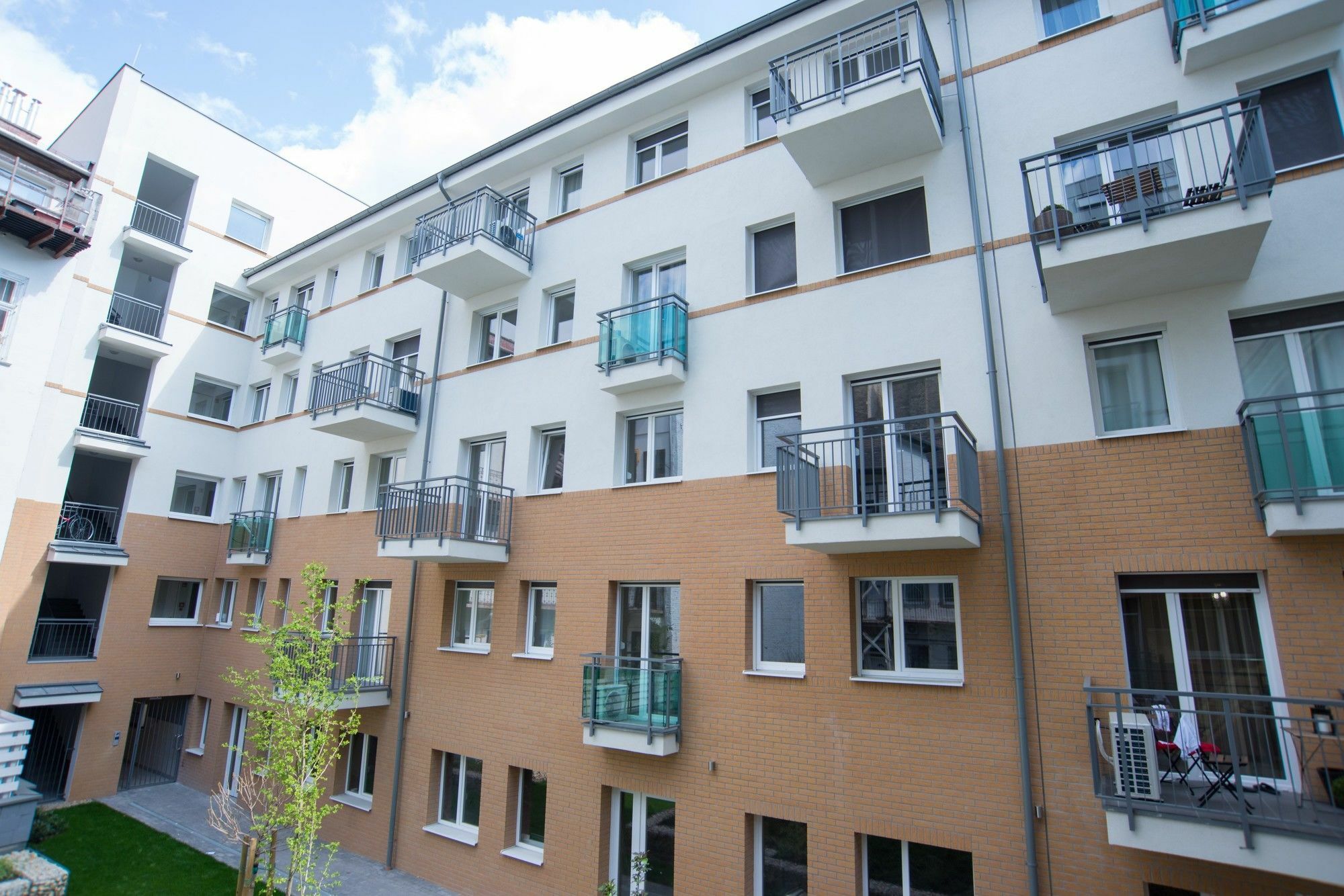 Corvinext Center