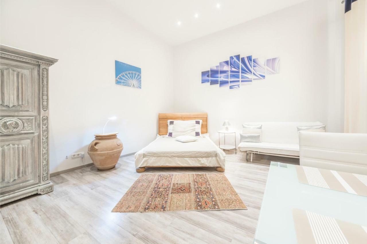 Apartment Atlanta Is In The Heart Of Budapest