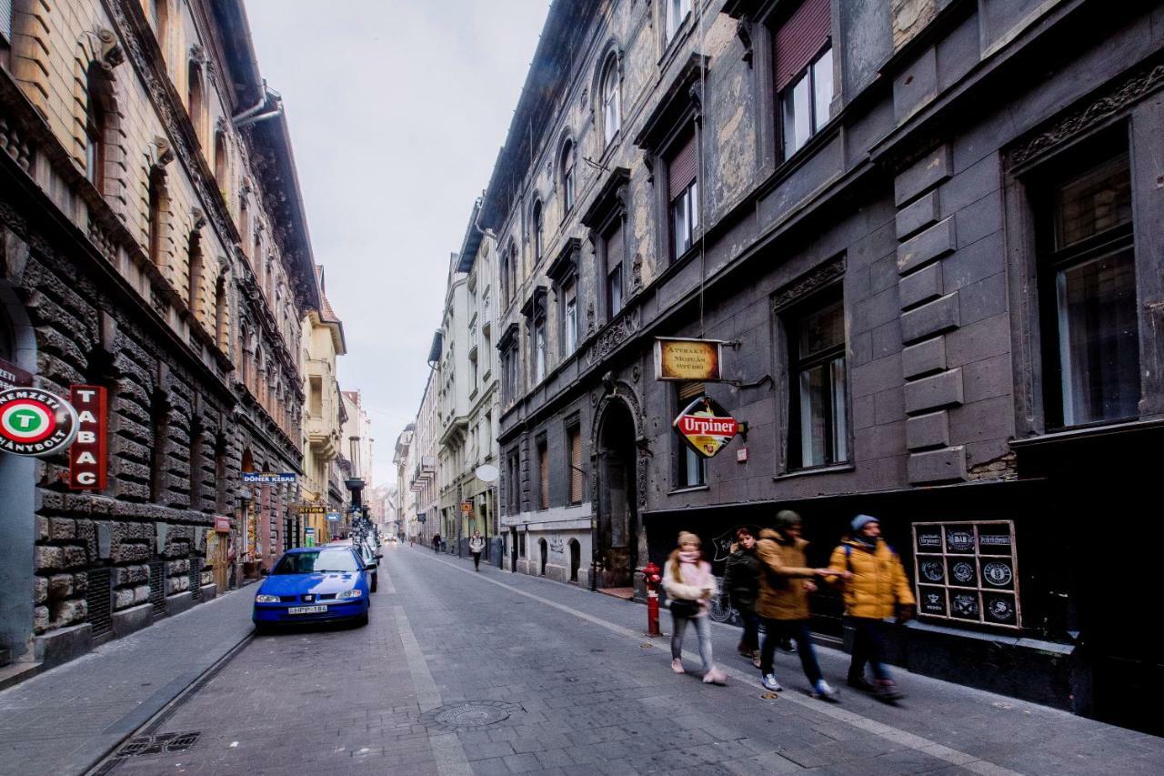 Kz5 In Kazinczy Street *