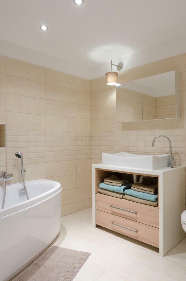 Cozy And Quiet Near The Parliament Appartement *