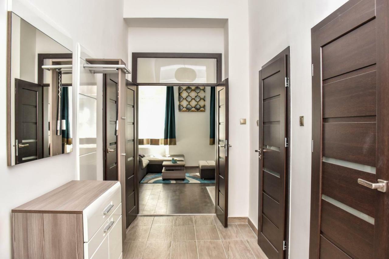 Blue Line Apartment