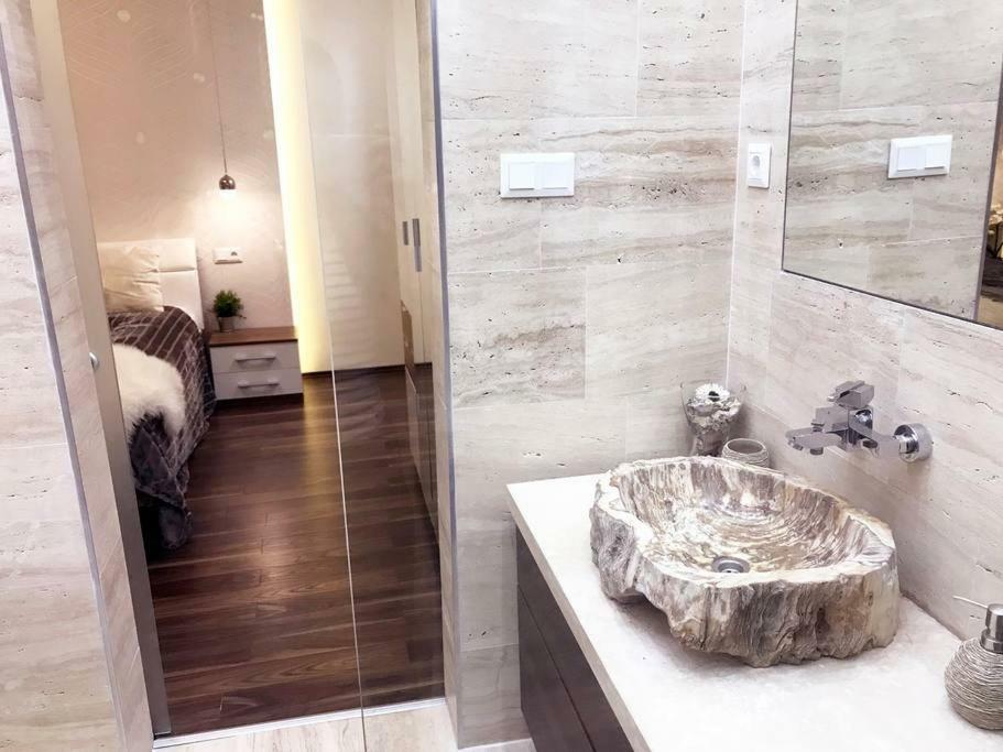 Grand Eliza 3bedroom Luxury Apt At Blaha Apartamento Budapest