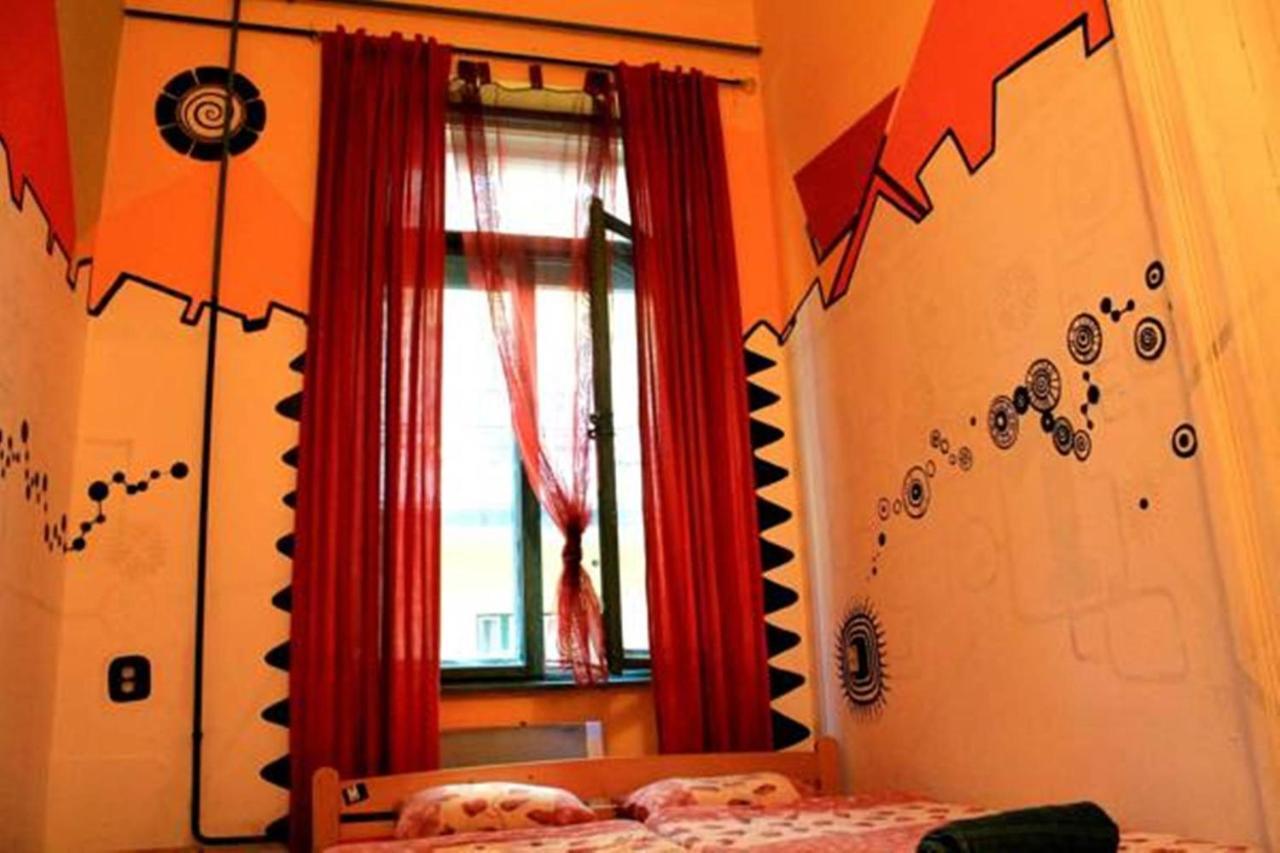 Hostal Downtown *