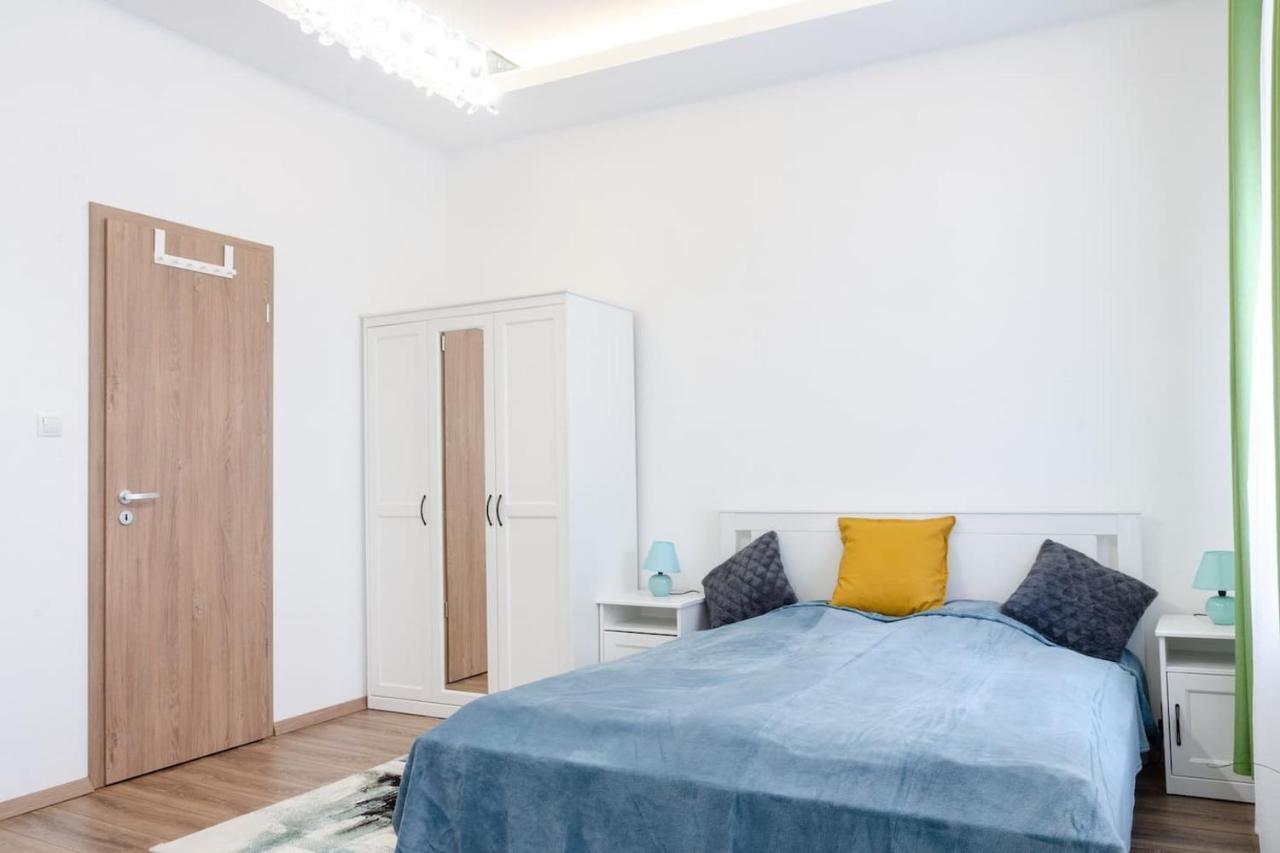 3 En Bedroom Flat In The Main Centre For 6ppl, 3bdr,3bthr,ac Budapest