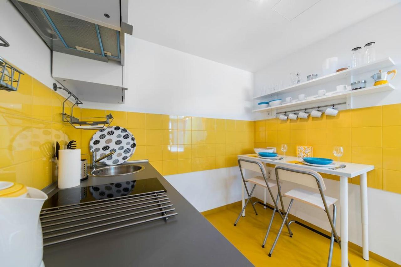 Lägenhet Modern Four Bedroom In Palace District