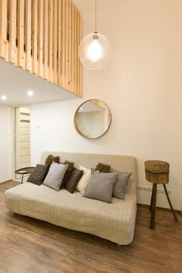 City Center Designer In Eclectic Building Apartment Budapest