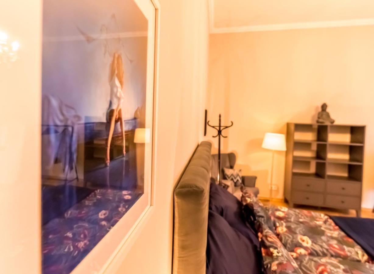 R38 - Artists Luxury Budapest