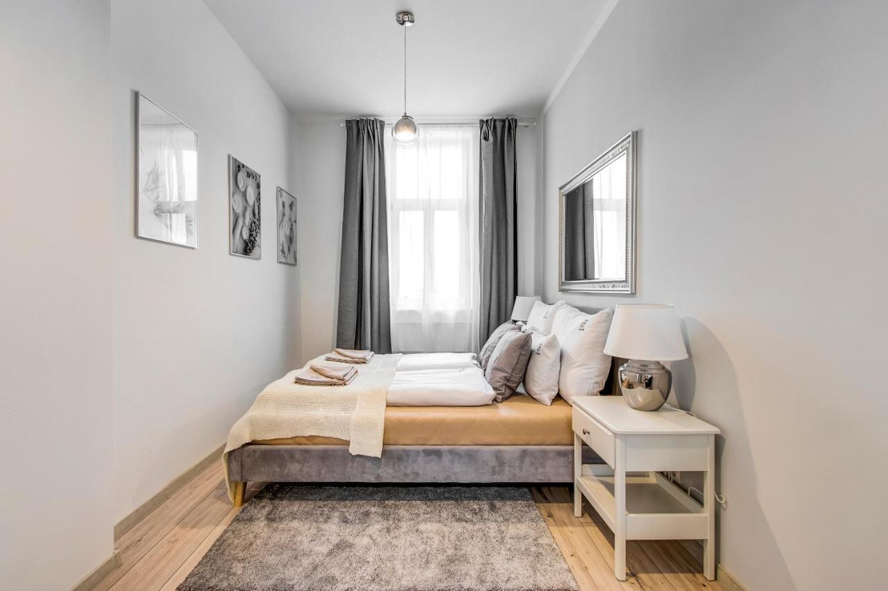 Rozsa Apartment