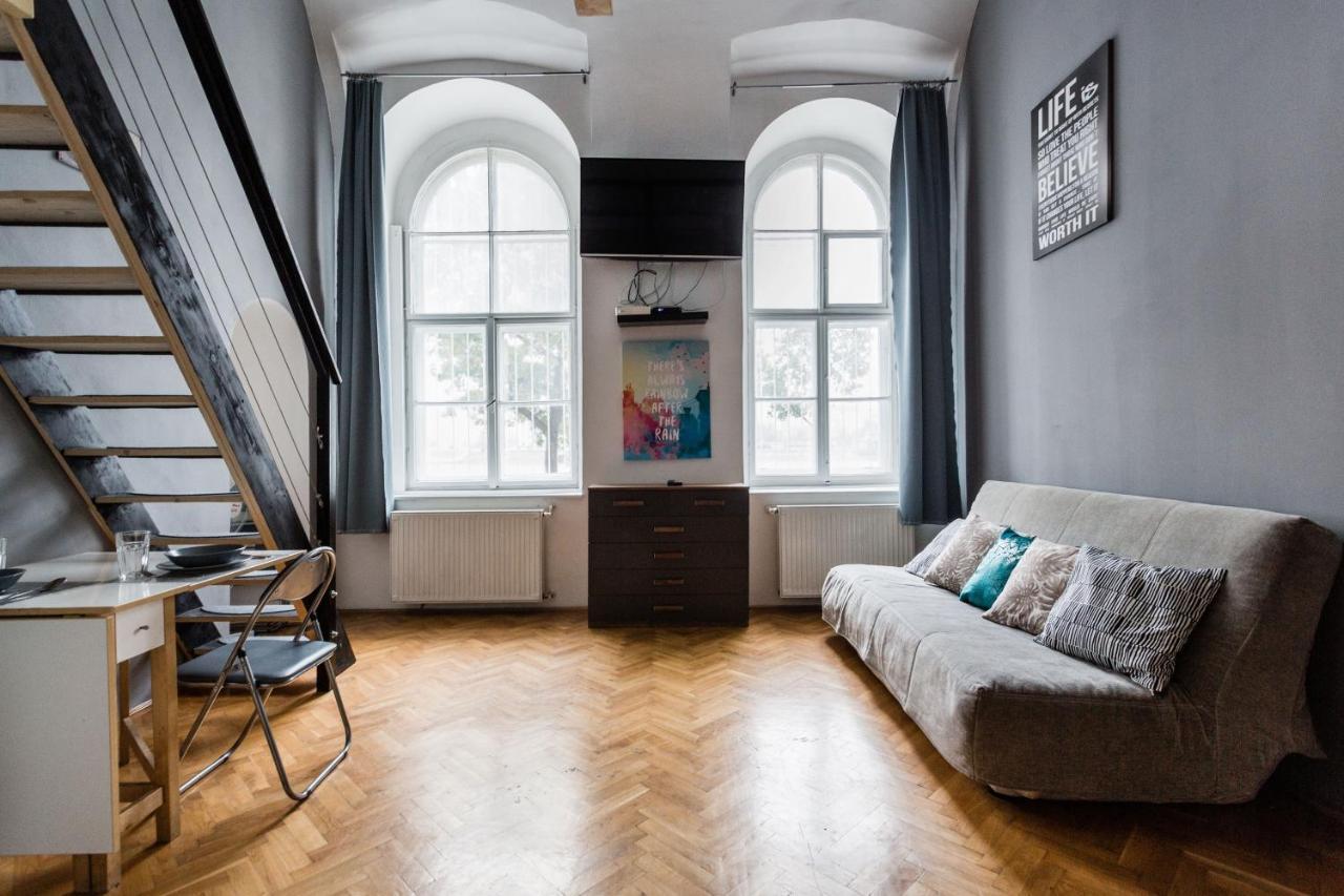 Mickey's Chain Bridge Apartment