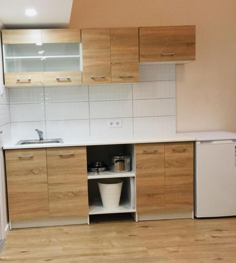 White Rose Apartment *