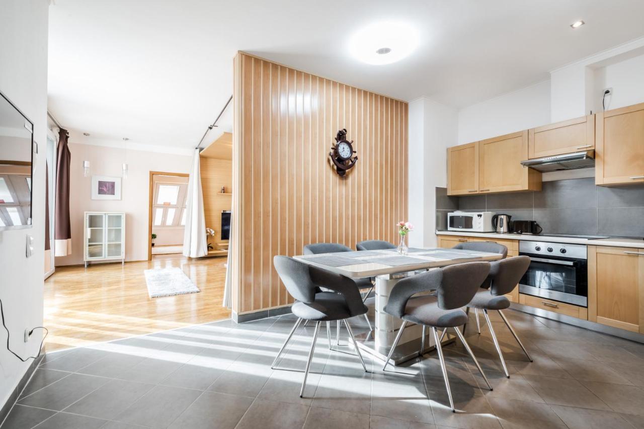 Bpr Timber Loft With Balcony * Budapest