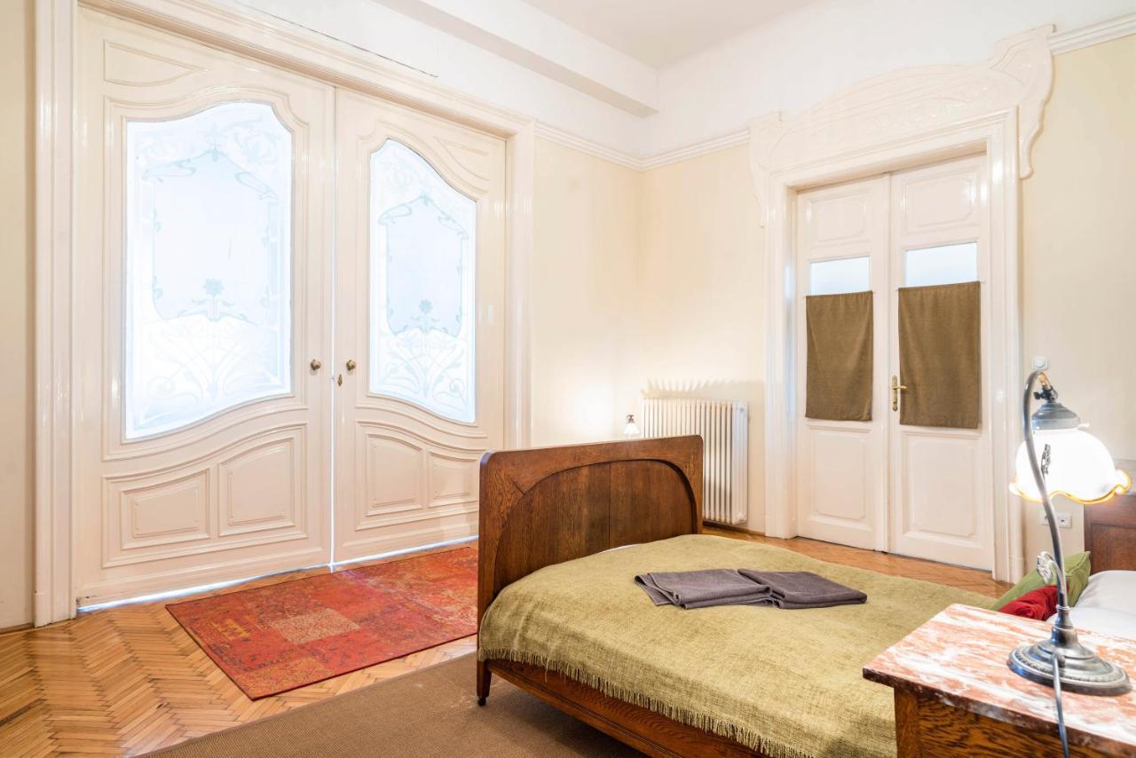 Stunning Spacious Art Nouveau Apart , Grand Piano Apartmán *