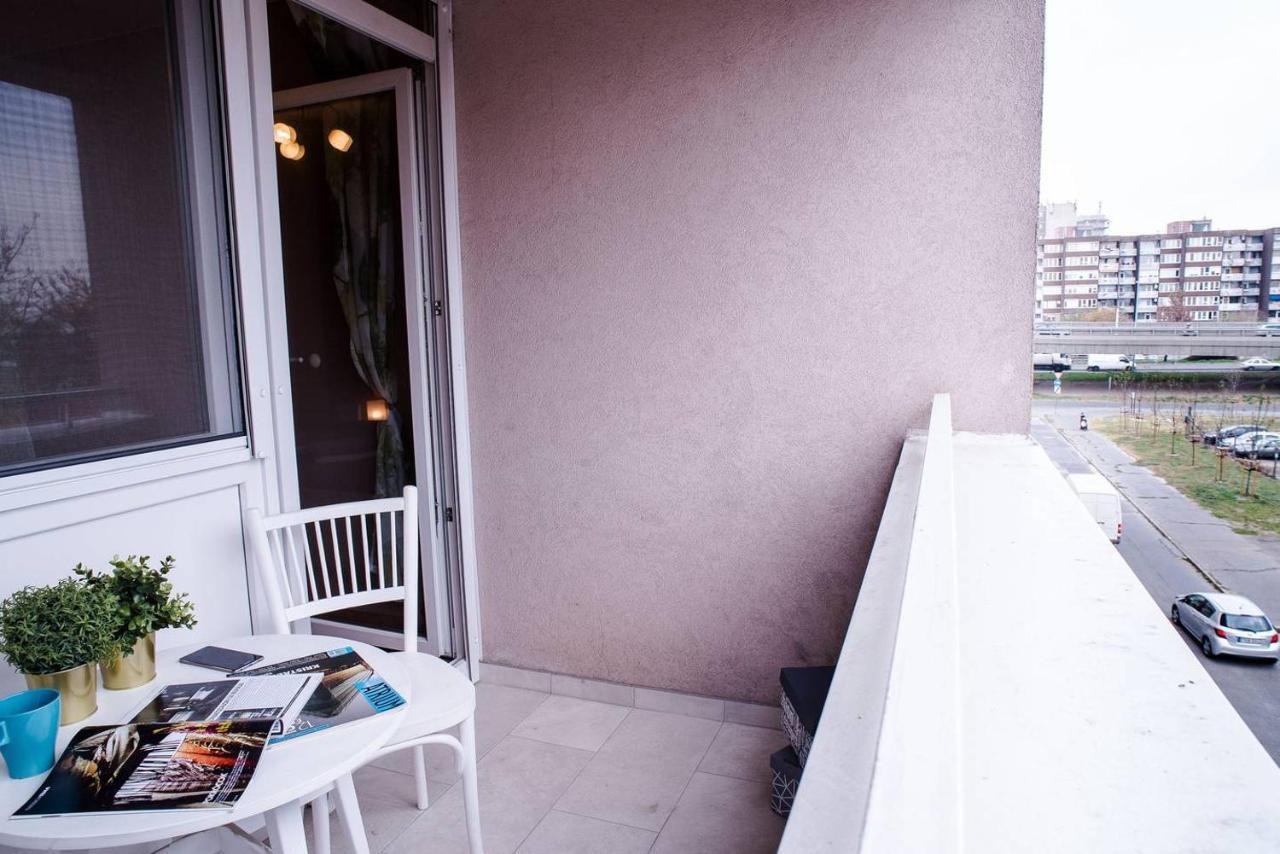Peaceful, Cozy And New With Balcony Apartment