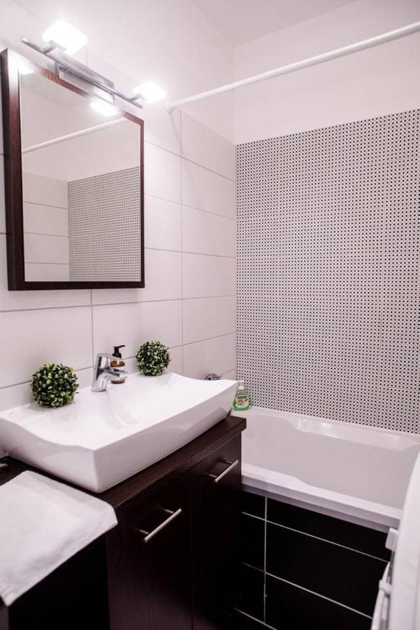 Apartment Peaceful, Cozy And New With Balcony Budapest