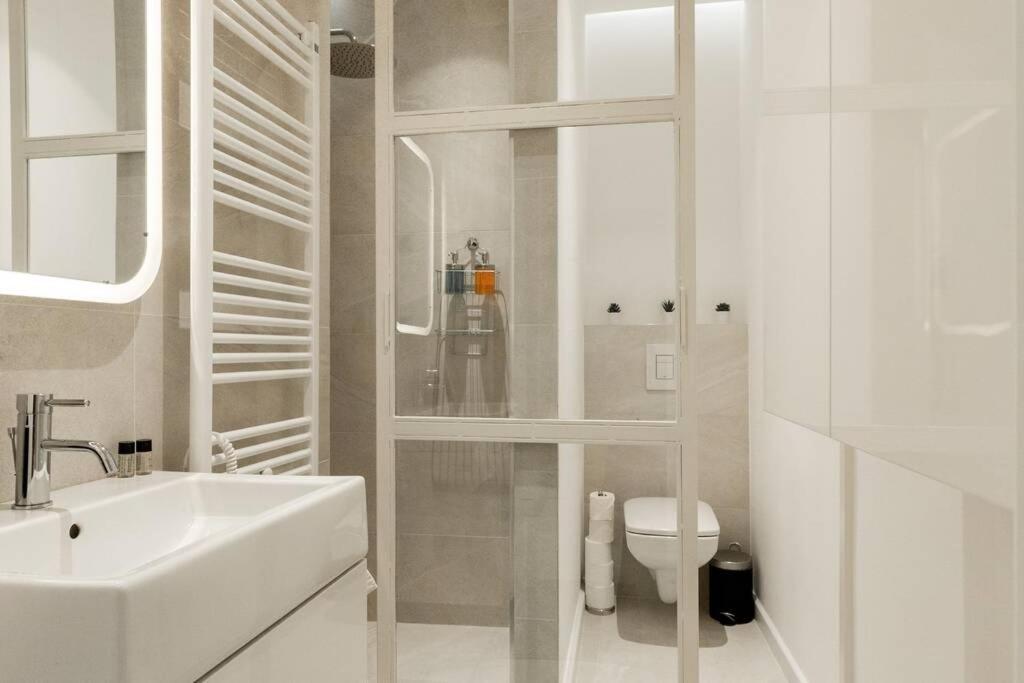 Space And Style In The Heart Of W 2br&2bt Budapest